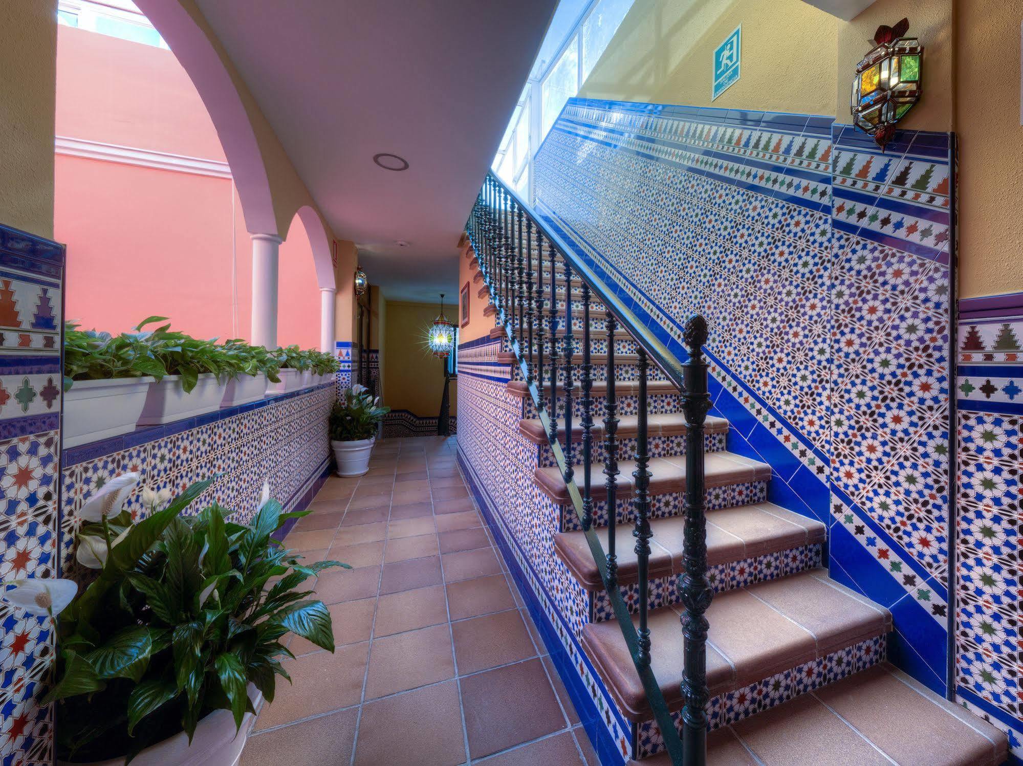 Hotel Dona Lina Sewilla Zewnętrze zdjęcie