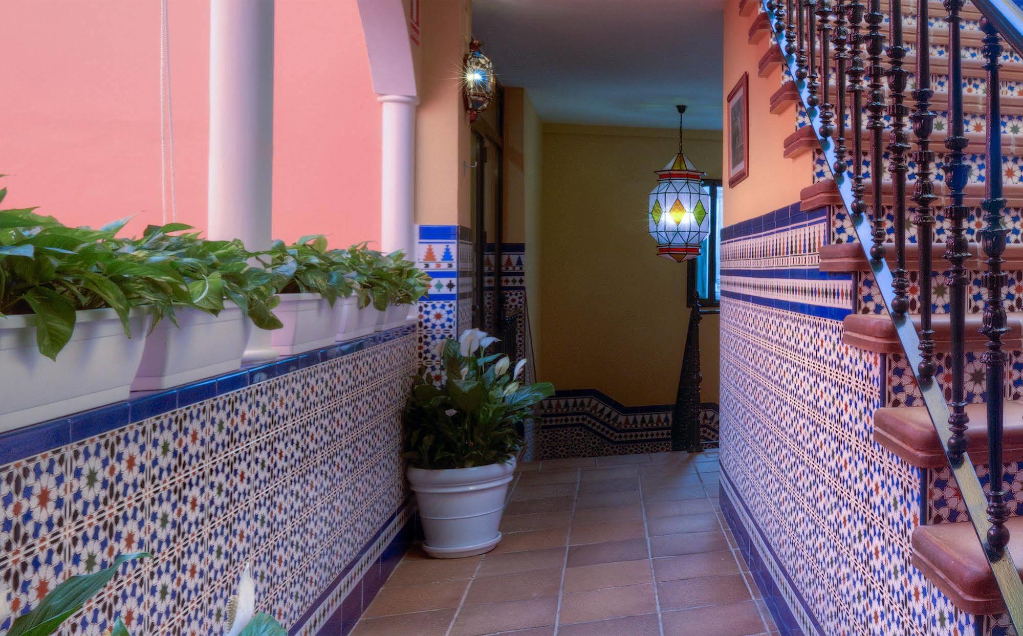 Hotel Dona Lina Sewilla Zewnętrze zdjęcie