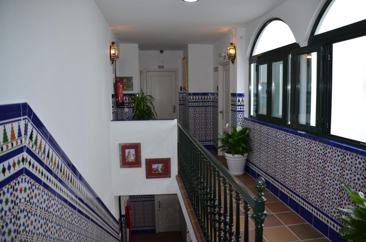Hotel Dona Lina Sewilla Zewnętrze zdjęcie
